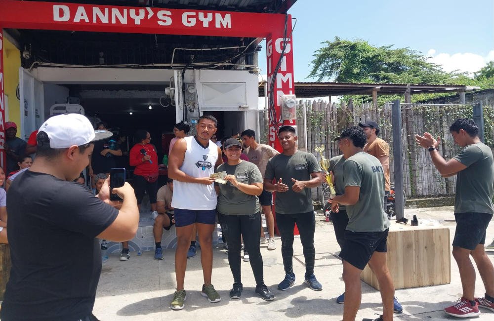 Danny's gym on Bahia de Caraquez, Ecuador and people working out at the gym