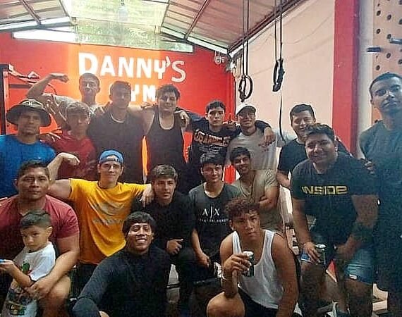 Bahía de Caraquez gyms this is taking inside Danny's gym